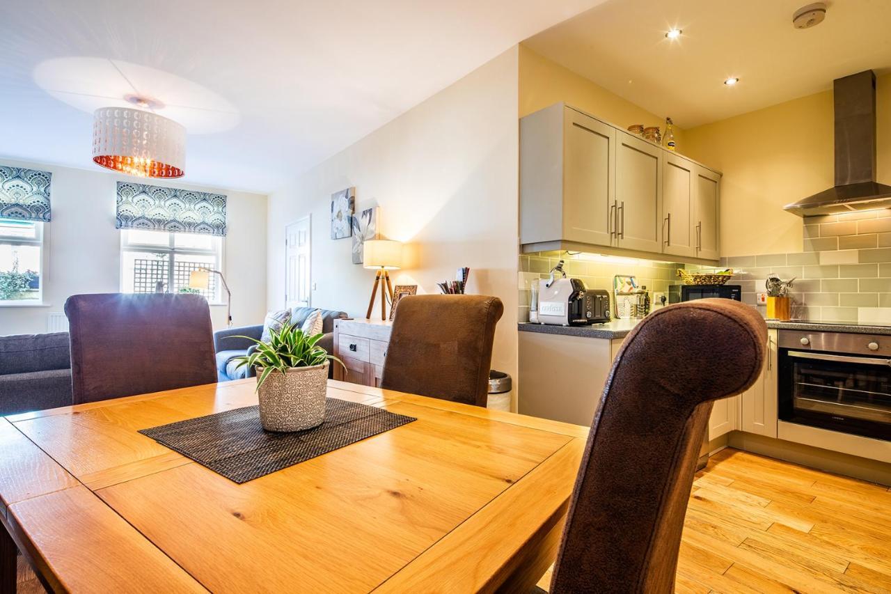Buxton Centre Cosy Cottage With Free Secure Parking المظهر الخارجي الصورة